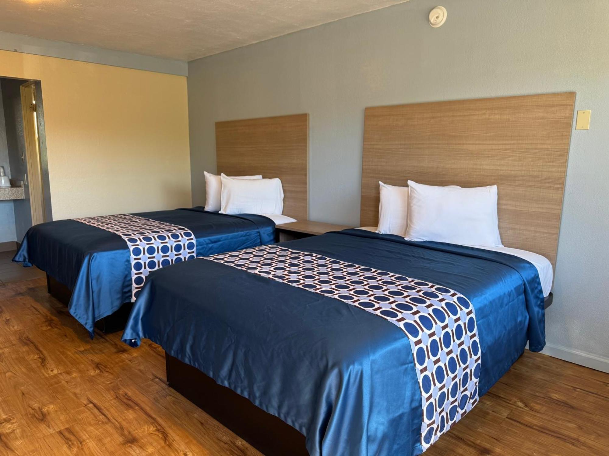 Discovery Inn Modesto Esterno foto